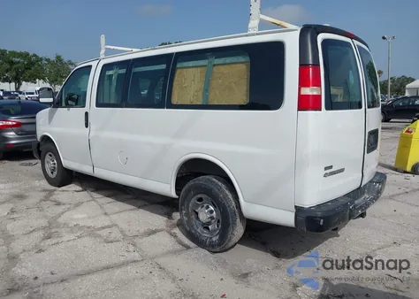 2012 Chevrolet Express 2500 Work Van z USA, uszkodzony, nr VIN 1GCWGFCA2C1121527